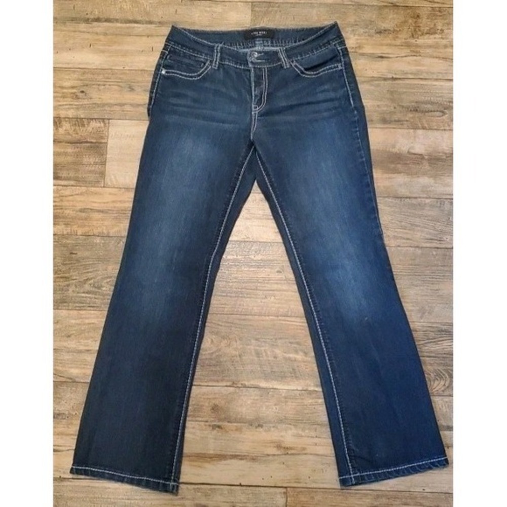 Nine West Jeans womens 8. rhinestone embellished flap.‎ Dark Wash Bootcut